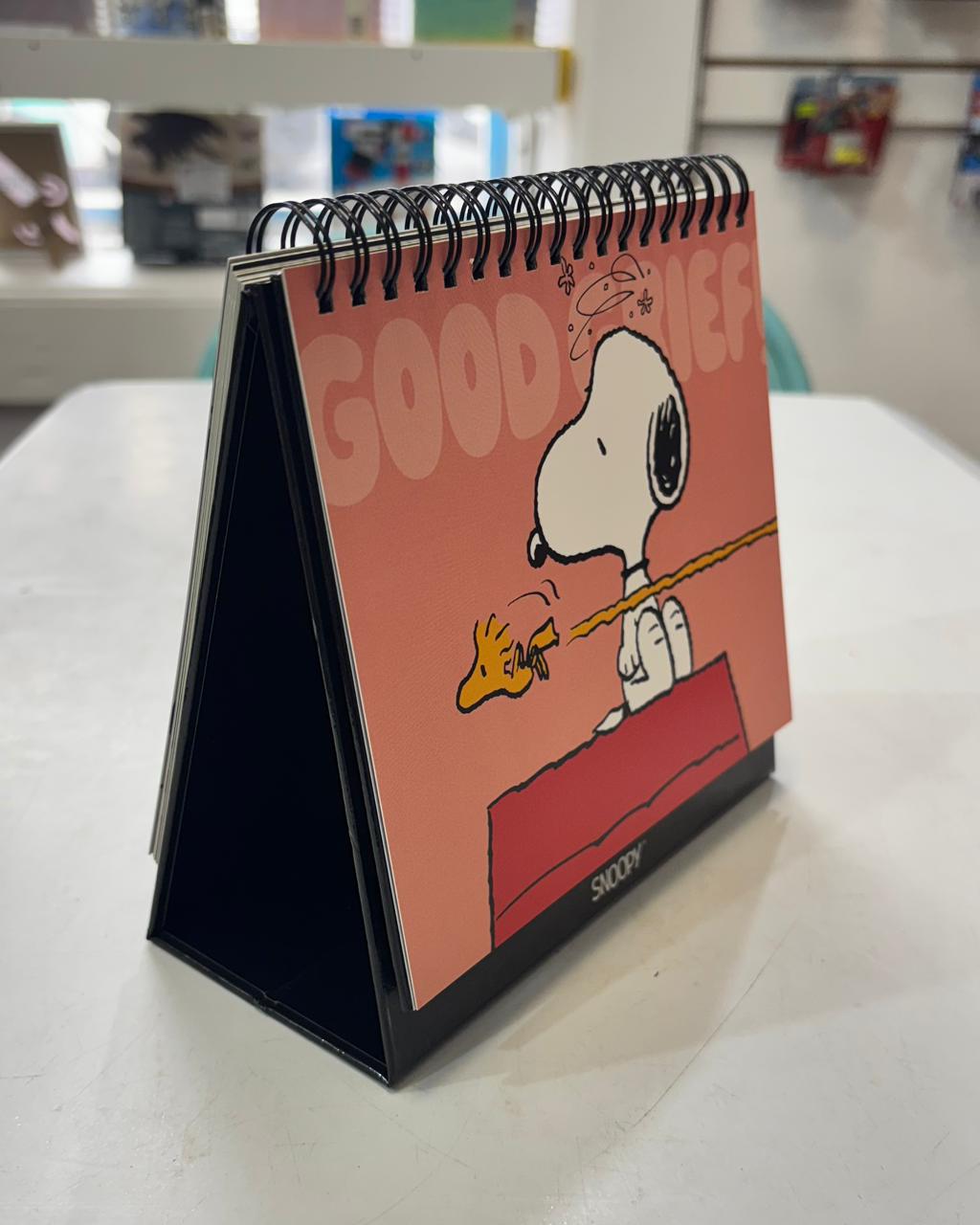 Calendario Snoopy 2026 de escritorio